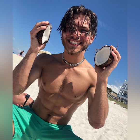 Meet your Posher, Mandy - Picture 3 of 17